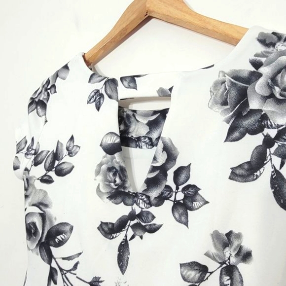 Stork & Babe Rose Floral Sheath Dress Short Sleeve Scoop Maternity Stretch XXS - Picture 6 of 9